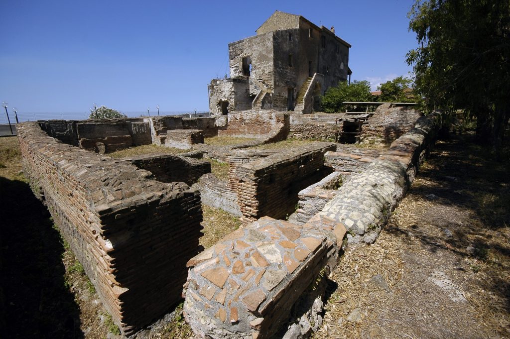 Aperture straordinarie con visite guidate alla Domus Villa San Limato di Cellole