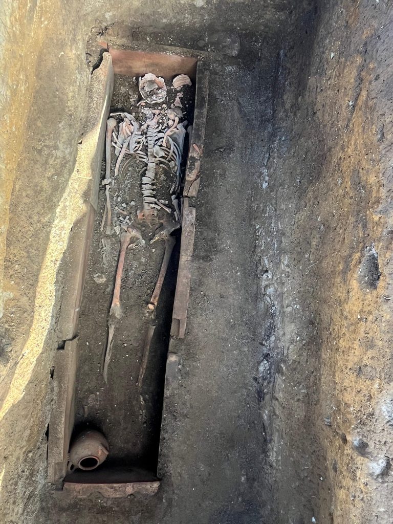 Inumato della tomba 12